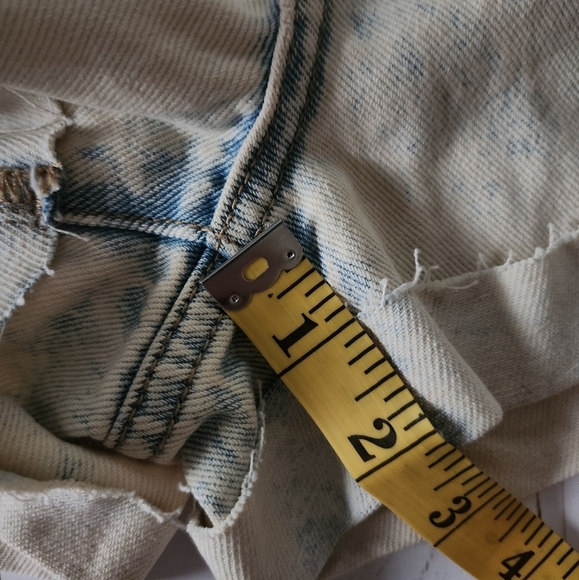 Pacsun Distressed Denim Shorts Size 25 - Picture 13 of 14